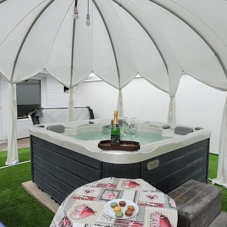 Villa Harmonia Гюла Екстериор снимка