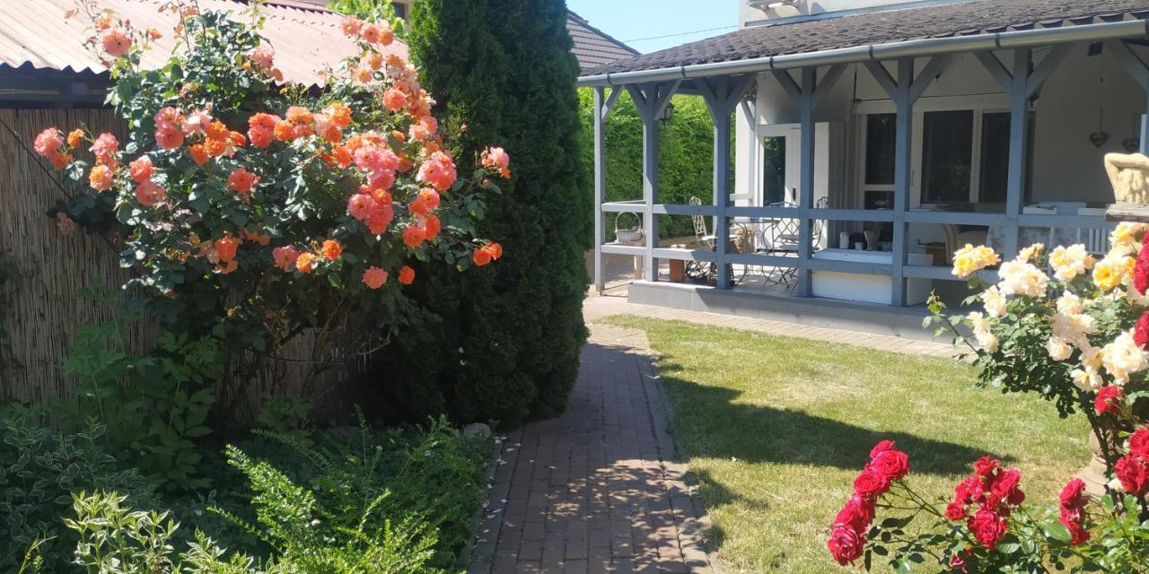 Villa Harmonia Гюла Екстериор снимка
